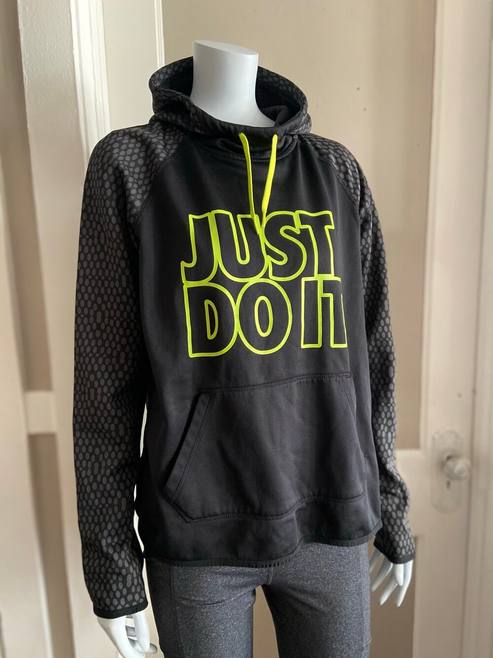 NIKE Therma-Fit Black/Green Fleece Lined Hoodie Womens sz M
